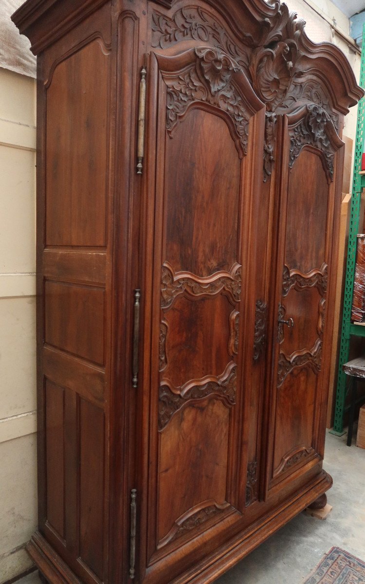 18th Century Lyonnaise Walnut Cabinet-photo-6