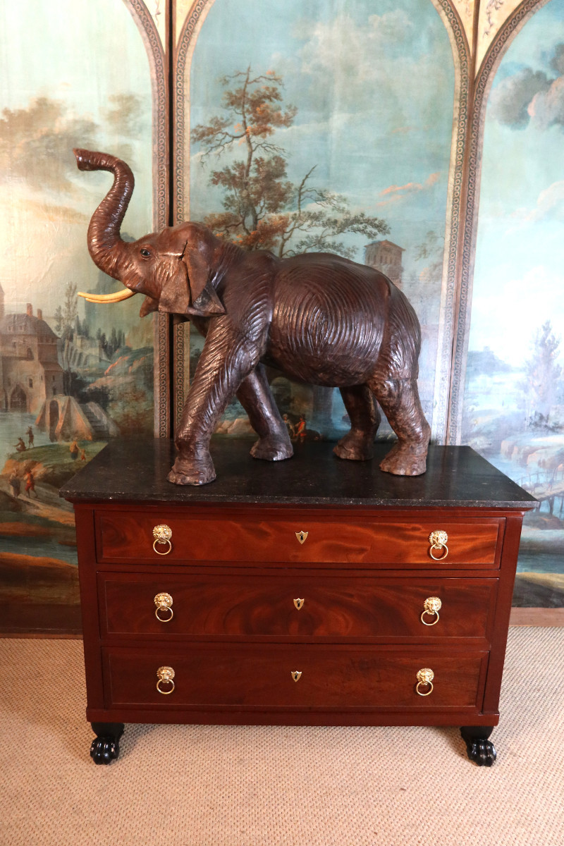 Eléphant En Cuir Vintage