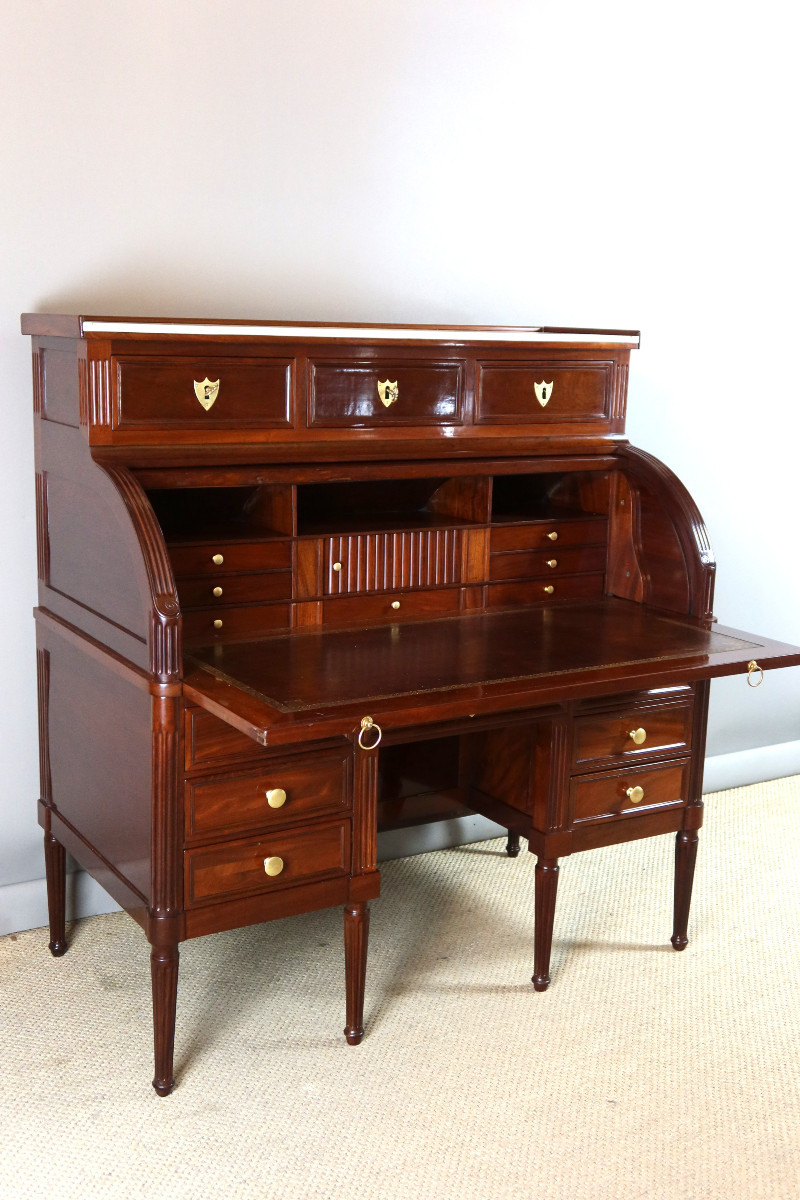 Bureau cylindre en acajou style Louis XVI époque XIXème siècle