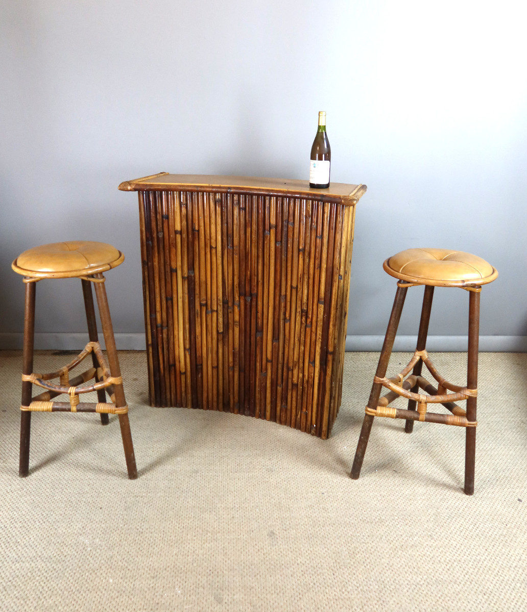 Bar And Two Stools-photo-6