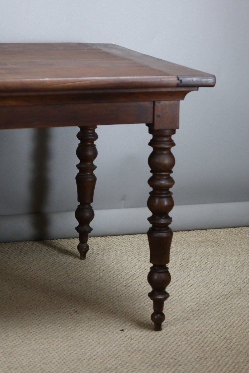 Table -photo-2