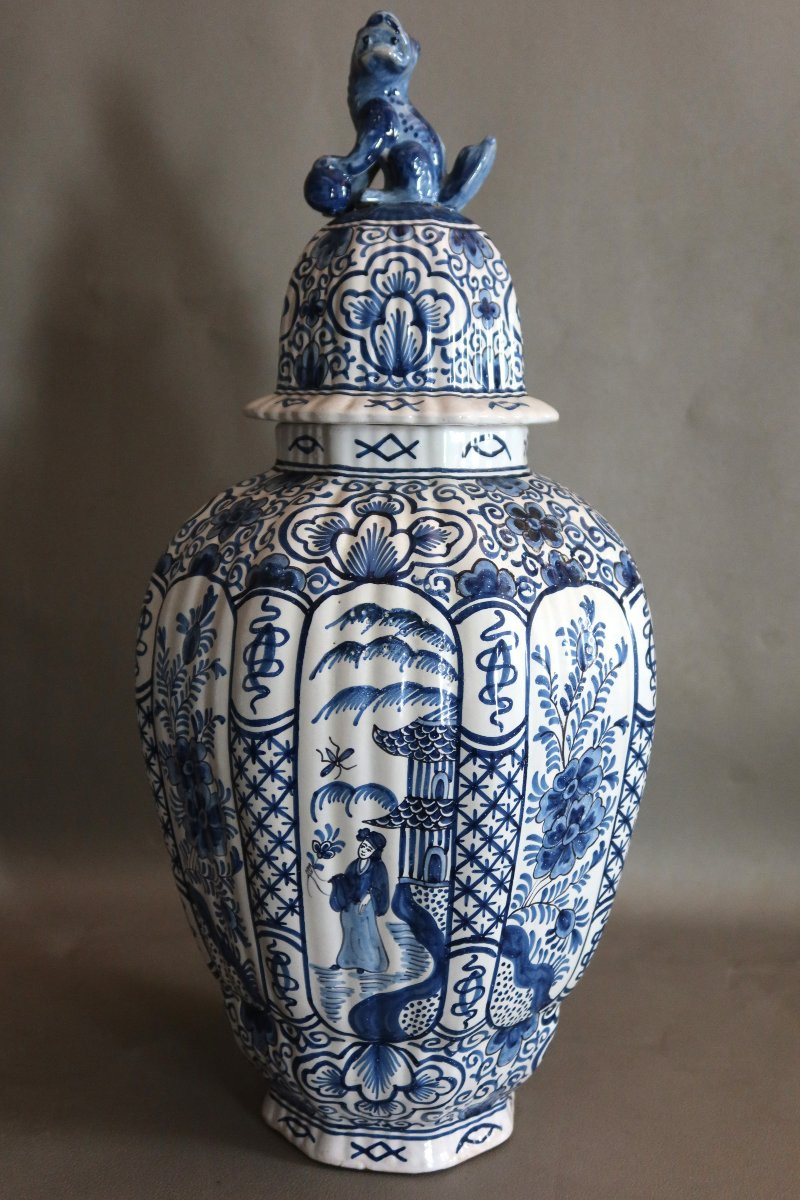 Paire de grandes potiches dans le style de Delft-photo-2