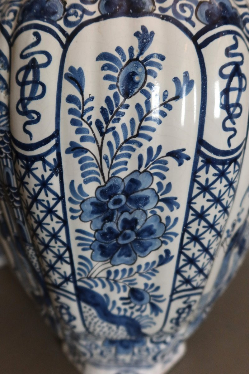 Paire de grandes potiches dans le style de Delft-photo-4