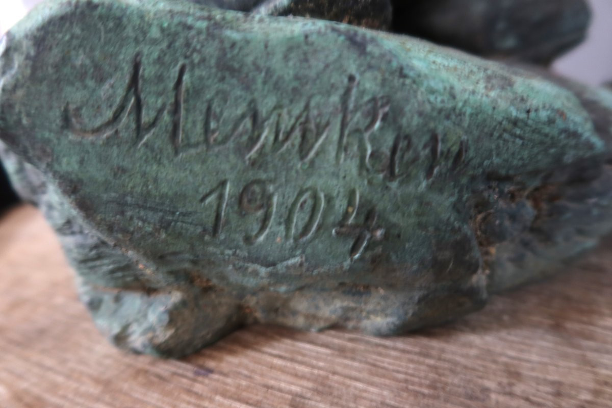 Sculpture en bronze " Berger portant un agneau" daté 1904 et signé-photo-8