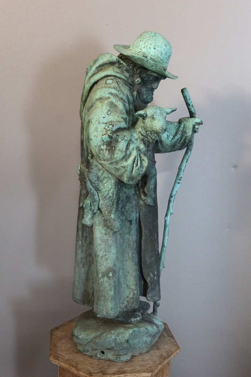 Sculpture en bronze " Berger portant un agneau" daté 1904 et signé