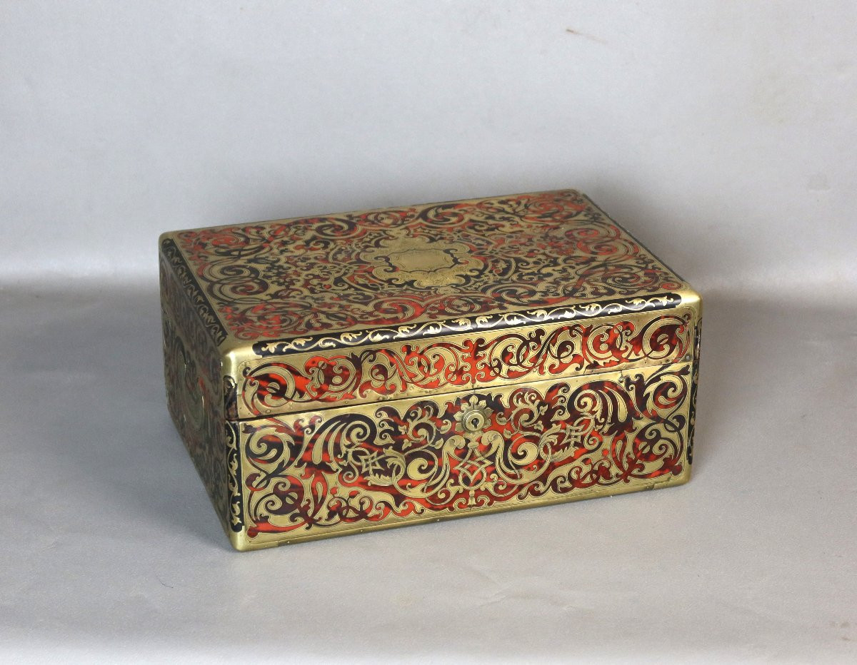 Coffret Boulle et accessoires de toilette en argent massif.-photo-2