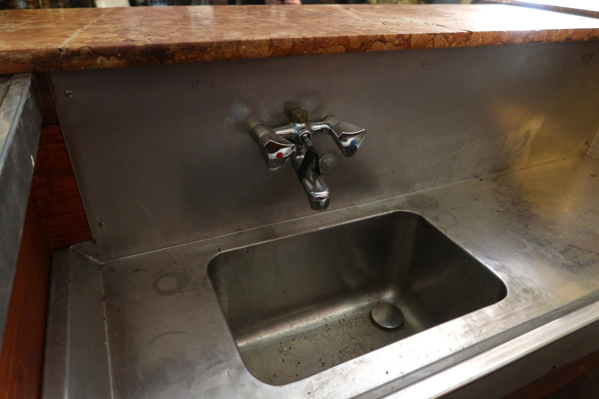 Grand bar et son meuble arrière en chêne-photo-7