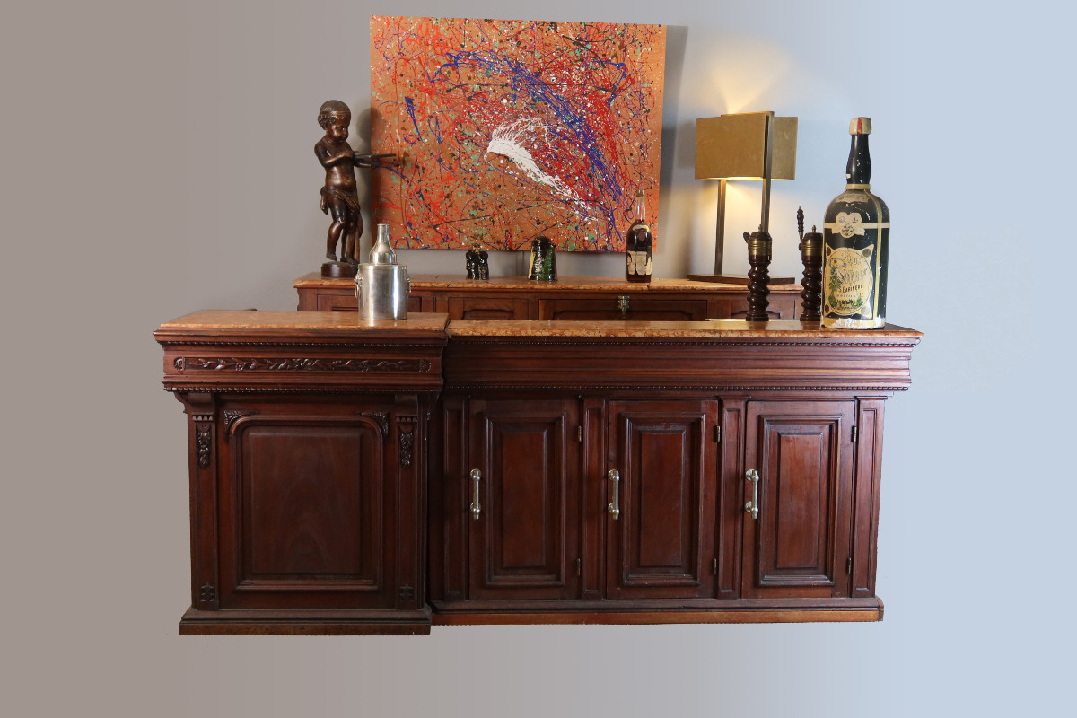 Grand bar et son meuble arrière en chêne