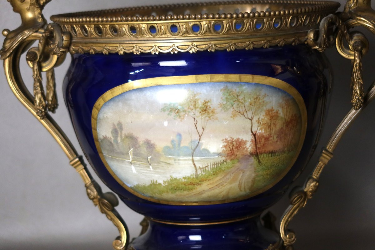 Large Sèvres Cup Mounted In Bronze-photo-5