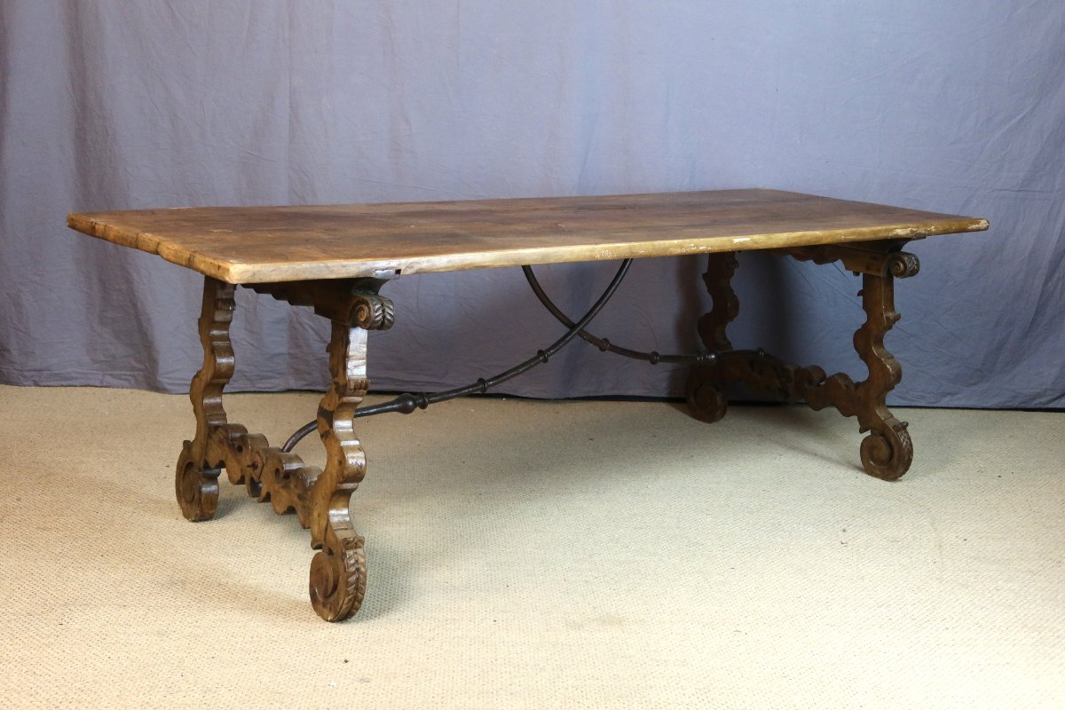Table de salle à manger espagnole