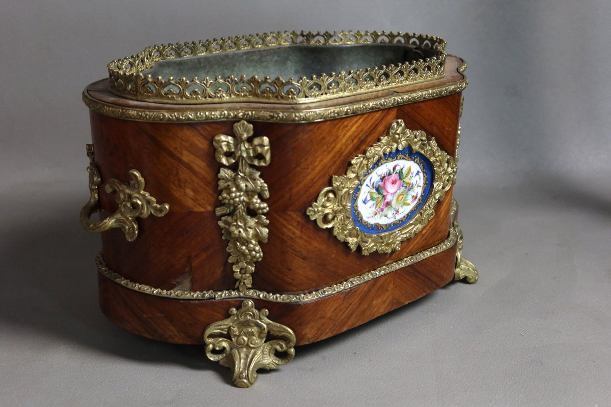 19th-century Planter