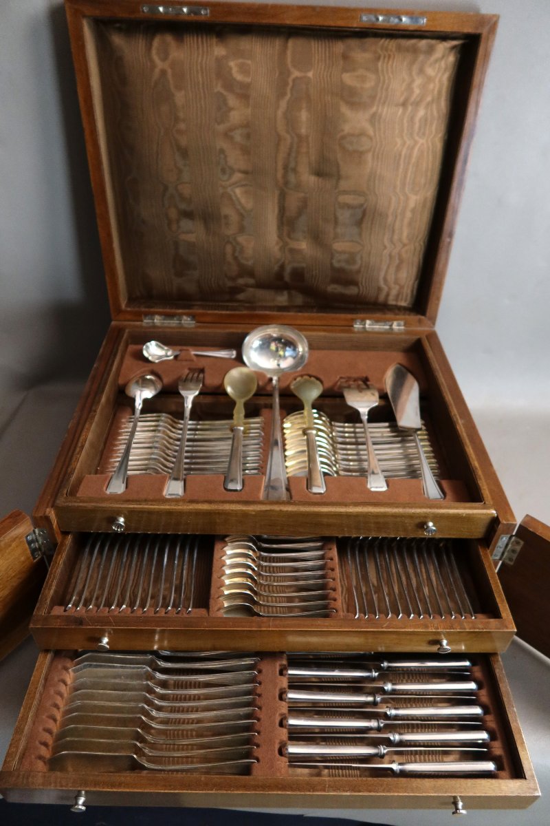 Silver-colored Metal Cutlery Set In A Gift Box