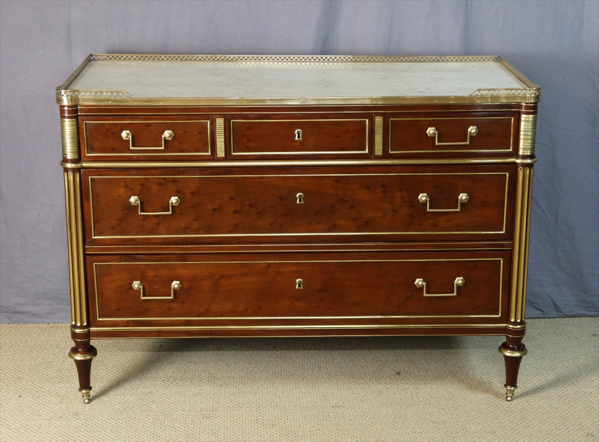 Commode Louis XVI en acajou fin du XVIIIème siècle