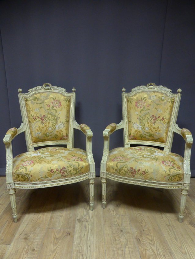 Paire De Fauteuils Style Louis XVI