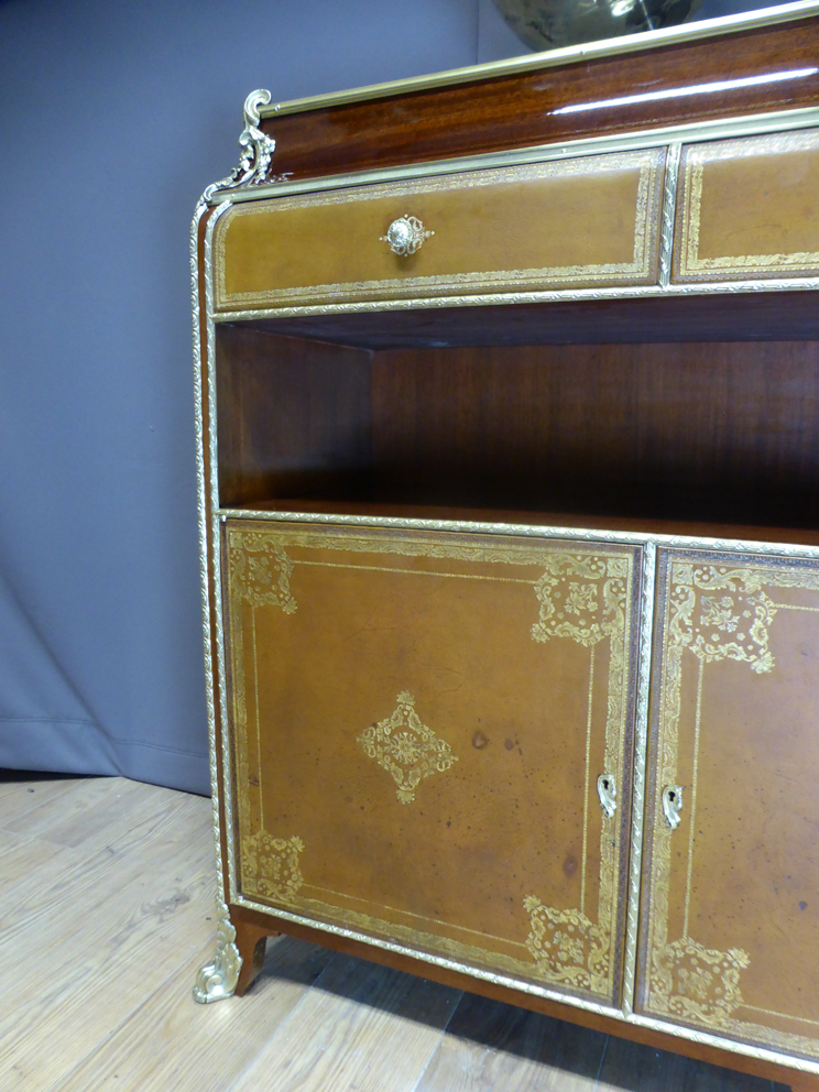 Louis XV Style Cardboard Sideboard-photo-1