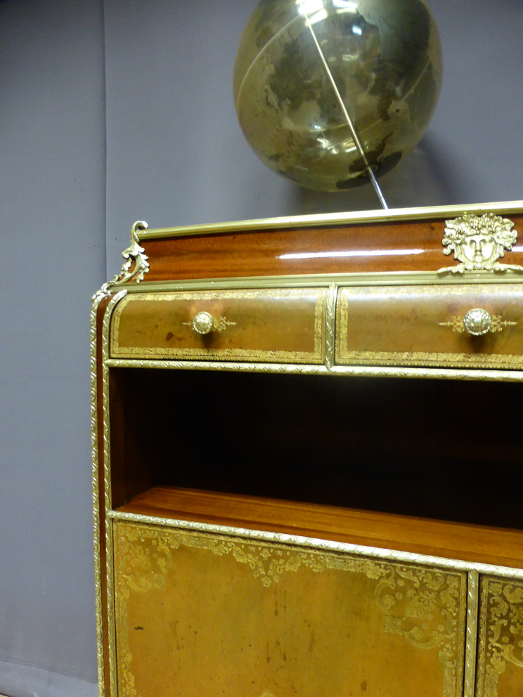 Louis XV Style Cardboard Sideboard-photo-1