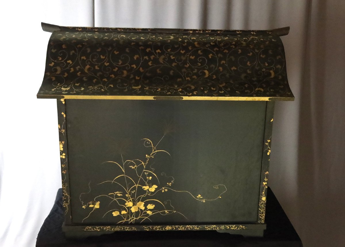 Showcase In Japanese Lacquer XIX-photo-2