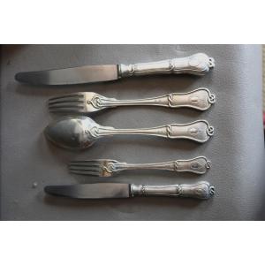 Ménagère en métal argenté 73 pièces dans son coffret 