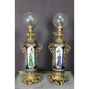 Paire De Lampes En Porcelaine Et Bronze Doré XIX