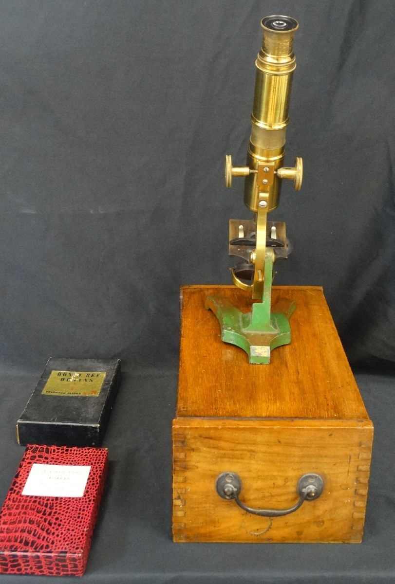 19th Century Bronze And Copper Microscope-photo-1