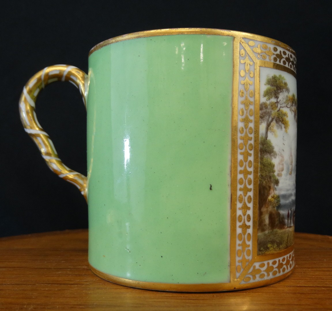 18th Century English Porcelain Cup And Saucer Decorated With Boats And Figures-photo-3