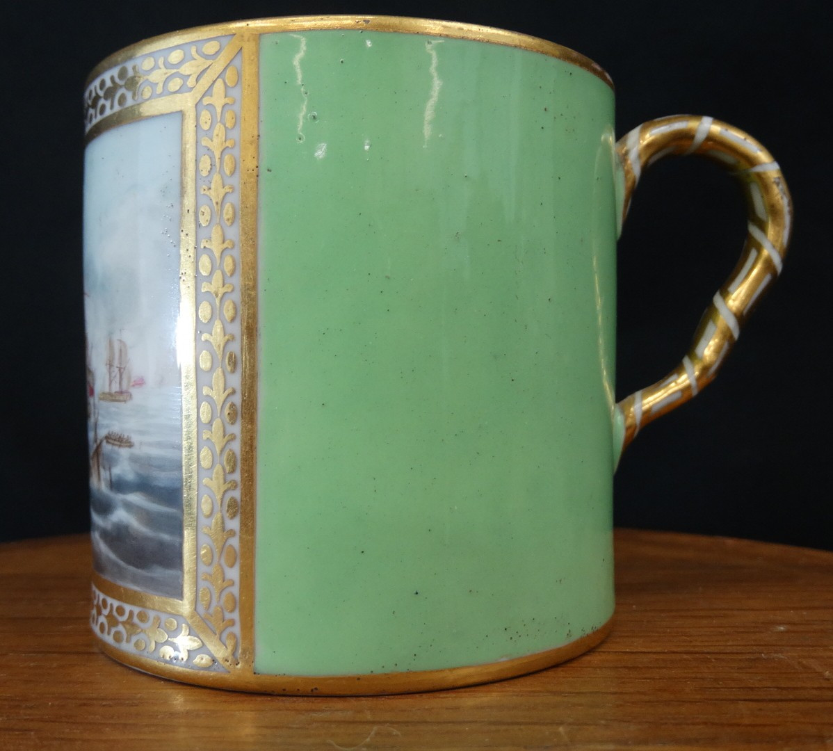 18th Century English Porcelain Cup And Saucer Decorated With Boats And Figures-photo-4