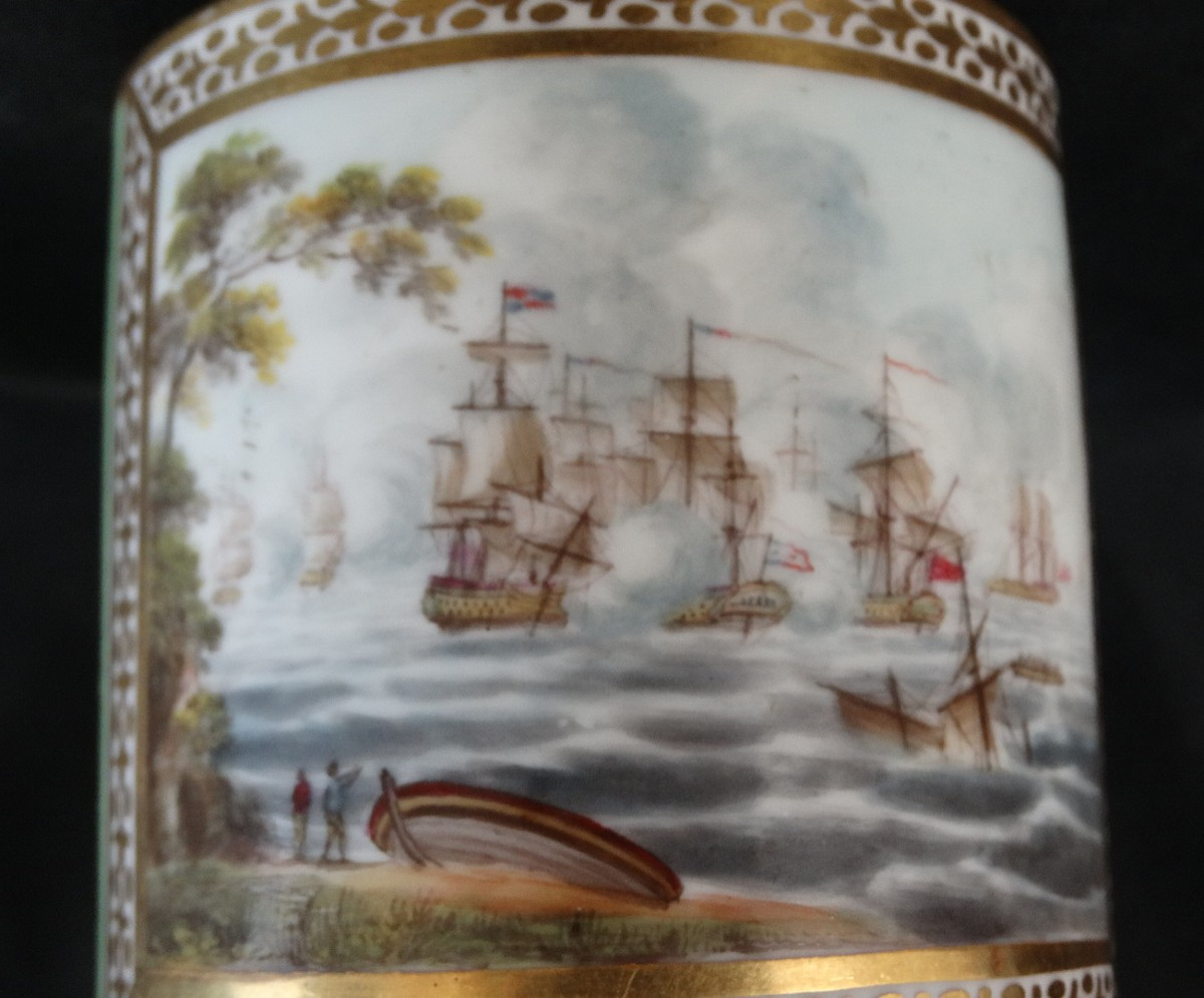 18th Century English Porcelain Cup And Saucer Decorated With Boats And Figures-photo-4