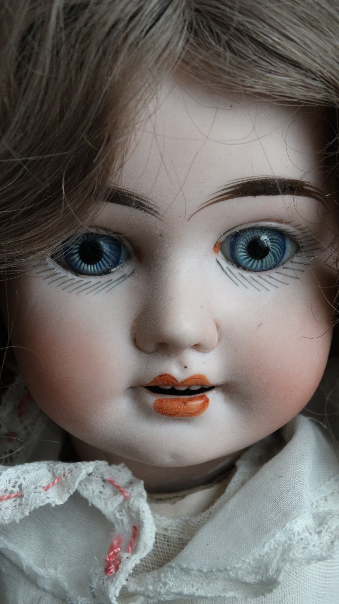 Doll With Porcelain Head And Gutta Percha Body-photo-2