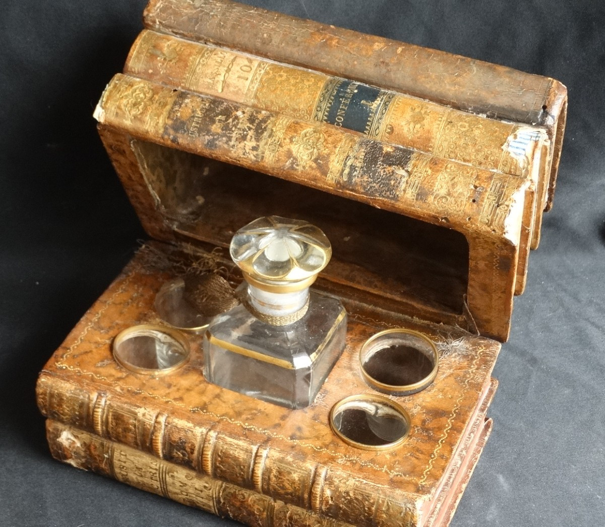 Napoleon 3 Liqueur Cellar In False Bound Books-photo-2