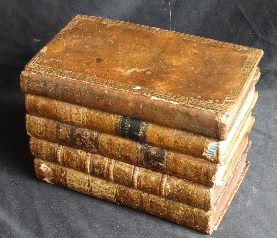 Napoleon 3 Liqueur Cellar In False Bound Books-photo-3