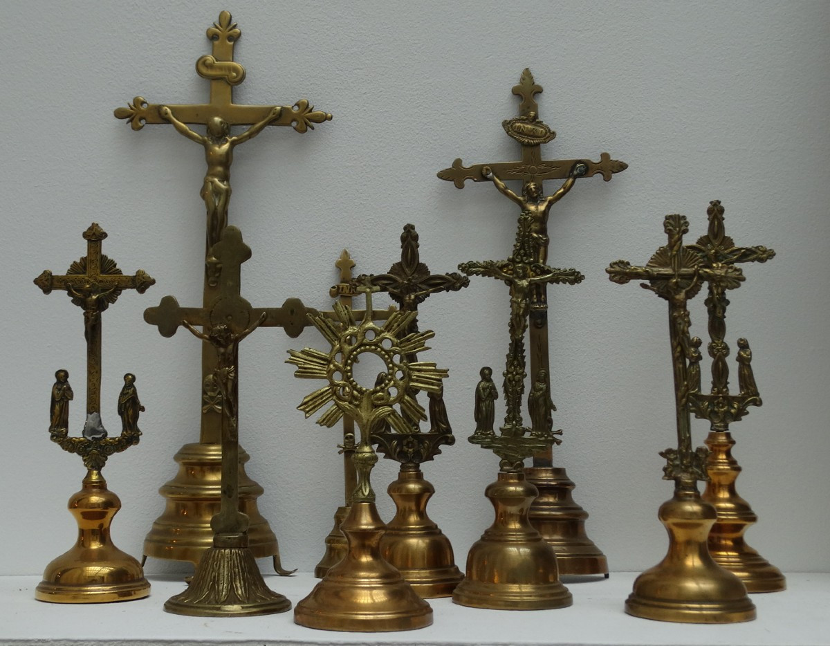 Crucifix en bronze et laiton 