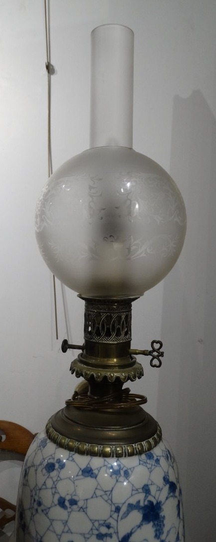 19th-century Chinese Porcelain Lamp-photo-2