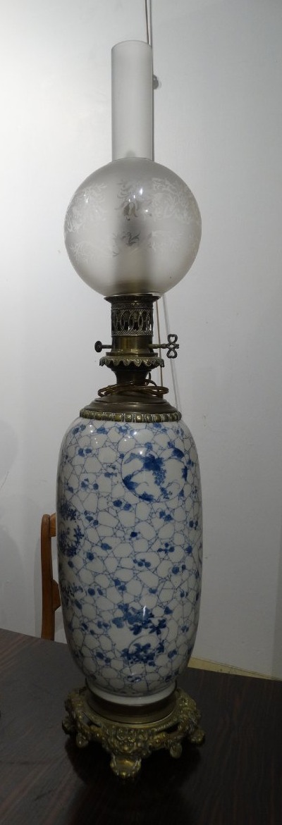 19th-century Chinese Porcelain Lamp
