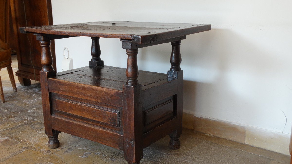17th Century Walnut Monk's Table-photo-2