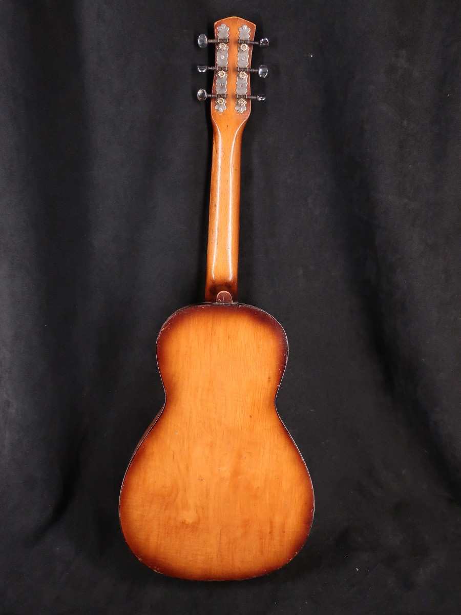 Guitare ancienne de petite taille. Instrument de musique-photo-3