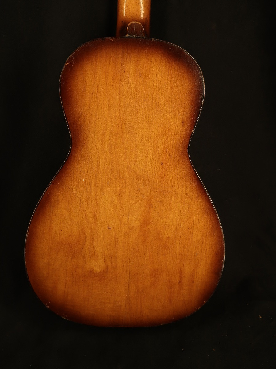 Guitare ancienne de petite taille. Instrument de musique-photo-2