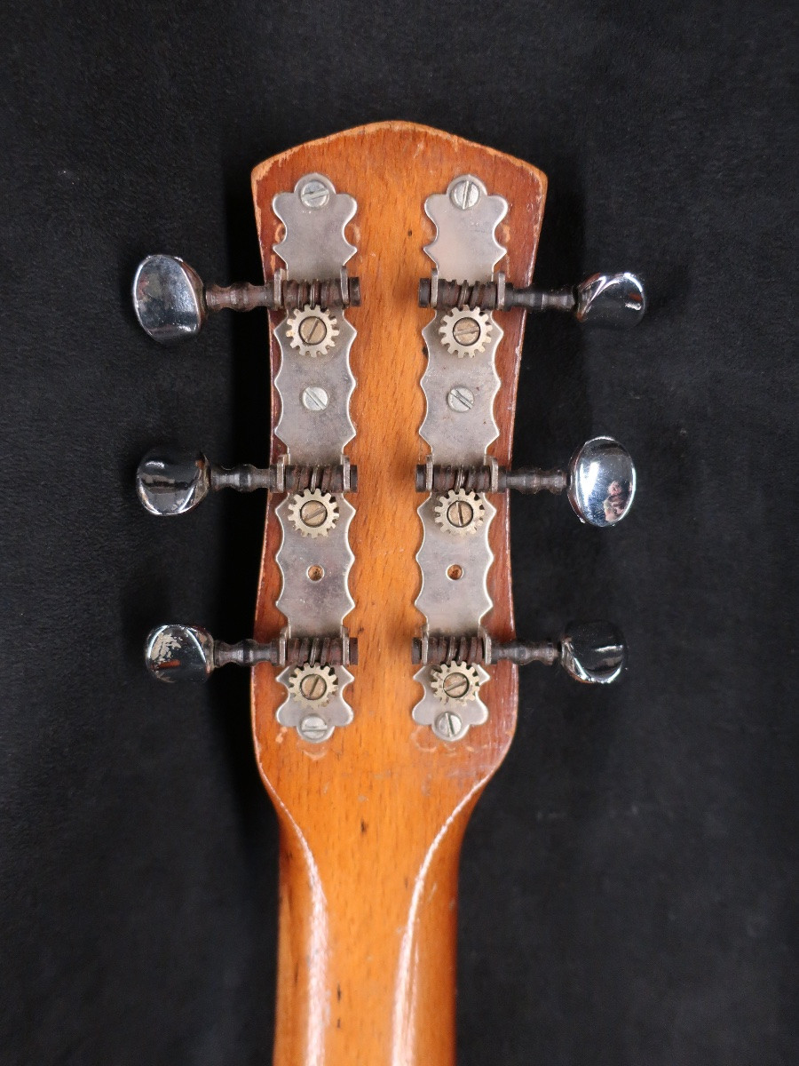 Guitare ancienne de petite taille. Instrument de musique-photo-4