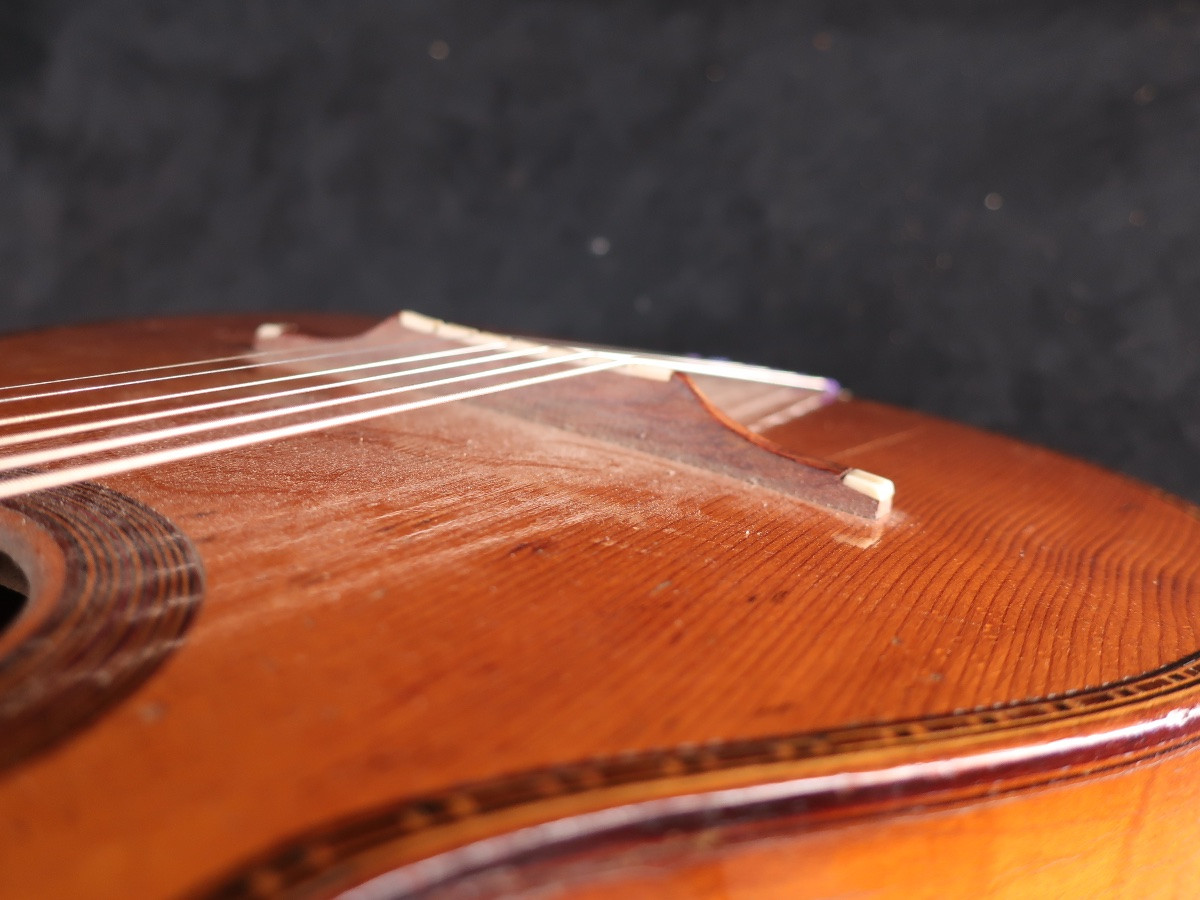 Guitare ancienne de petite taille. Instrument de musique-photo-8