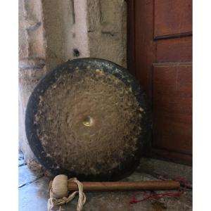 Chinese Processional Gong From The 1900s, With Its Beater.