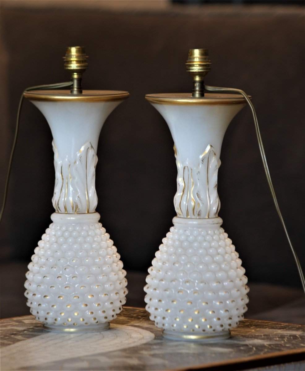 Baccarat  1850 Modele Ananas Paire De Vase Monte En Lampe En Opaline Blanche Et Dore 