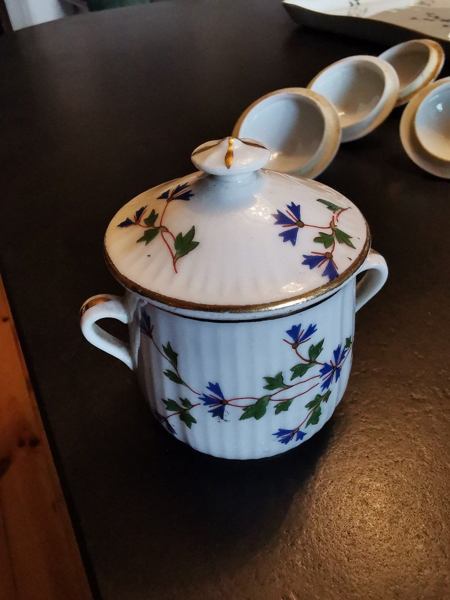 Porcelaine Vieux Paris Service  A Pots à Crème Marie Antoinette Decors Bleuet Avec Dorure -photo-4