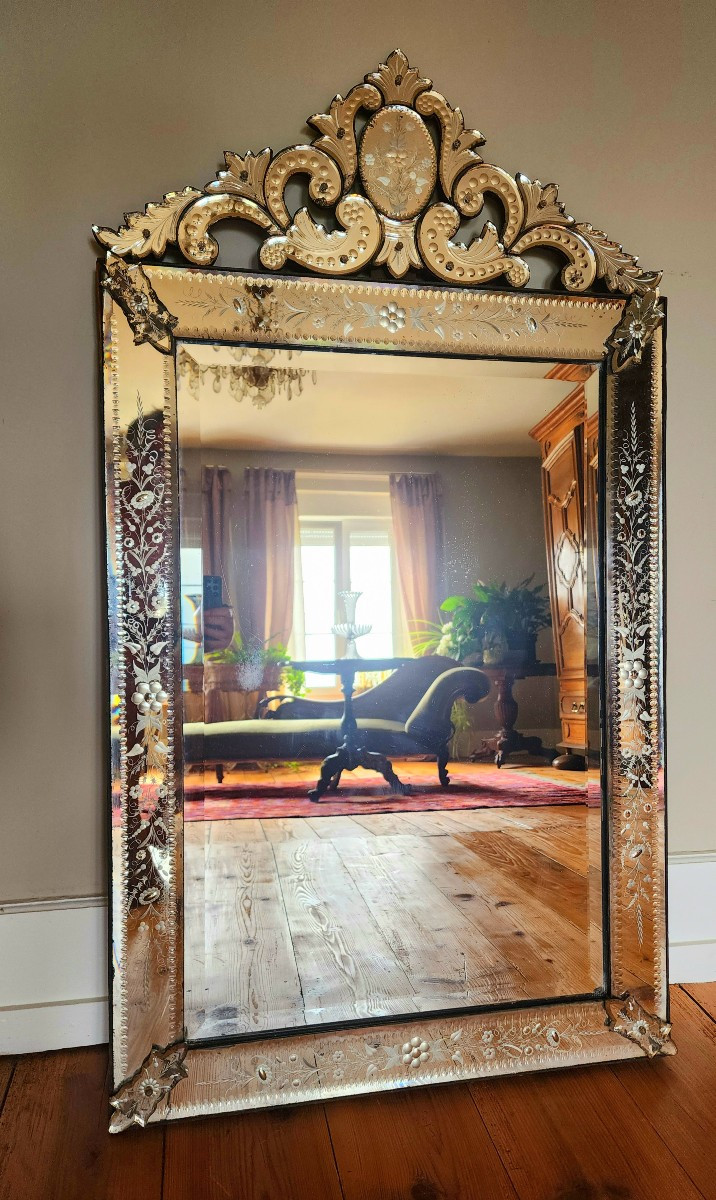 Italian Mirror XIXth Venetian 1m 37 Pat 76 Cm Very Good General Condition Close Guard Engraved