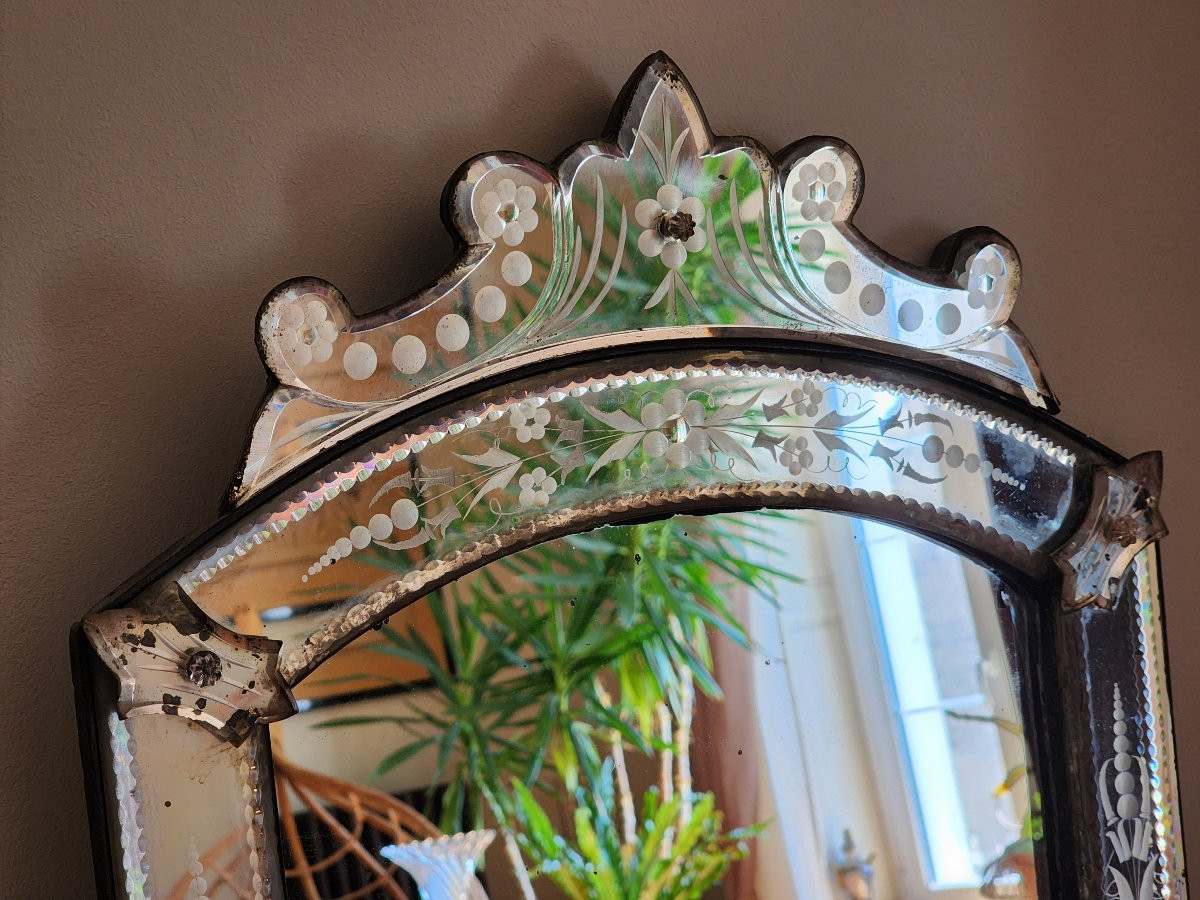 Small Venetian Mirror From The End Of The 19th Century With Its Pediment 62 X 41 Cm-photo-2