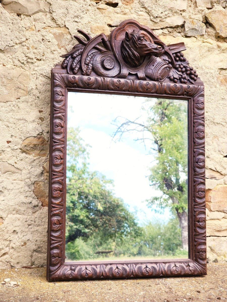 Miroir en bois sculpté fin 19 eme a decors fermier tete de cheval tonneau vigneron paysans