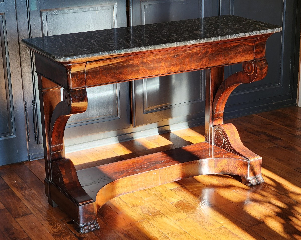 Grande console milieu XIX en placage d acajou flamme avec son marbre 130 cm tres bon etat