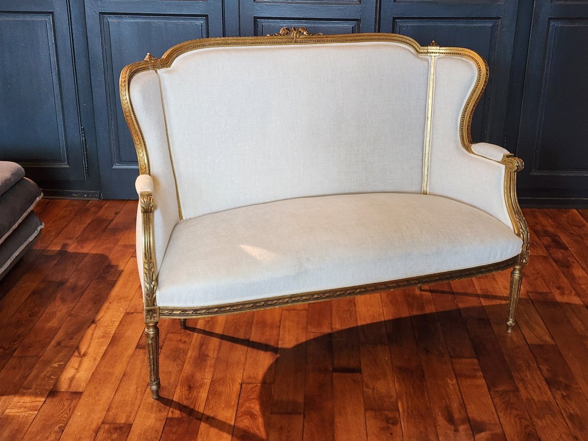 Banquette de style Louis XVI en bois doré tissus aspect velour écru 