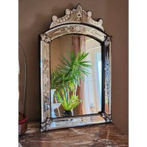 Small Venetian Mirror From The End Of The 19th Century With Its Pediment 62 X 41 Cm
