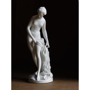 La baigneuse d après Falconet biscuit VTM Porcelaine de France a Villenauxe la grande 31 cm