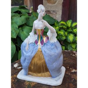 Umberto BRUNELLESCHI atelier L. H. R à OISSEL jeune italienne en costume en Porcelaine