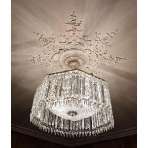 Baccarat Chandelier De La Cristallerie De Baccarat With 64 Prisms In Dart D Art Deco Period